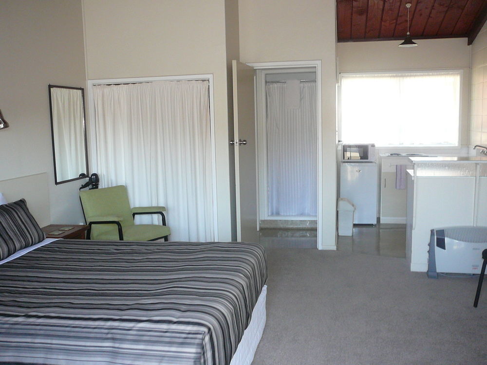 Tourist Court Motel Вакатане Екстер'єр фото