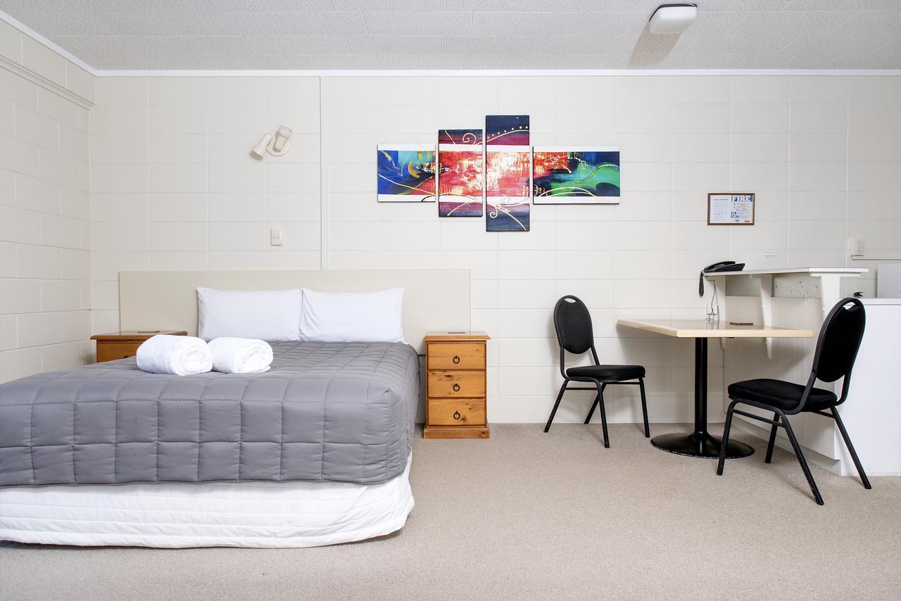 Tourist Court Motel Вакатане Екстер'єр фото