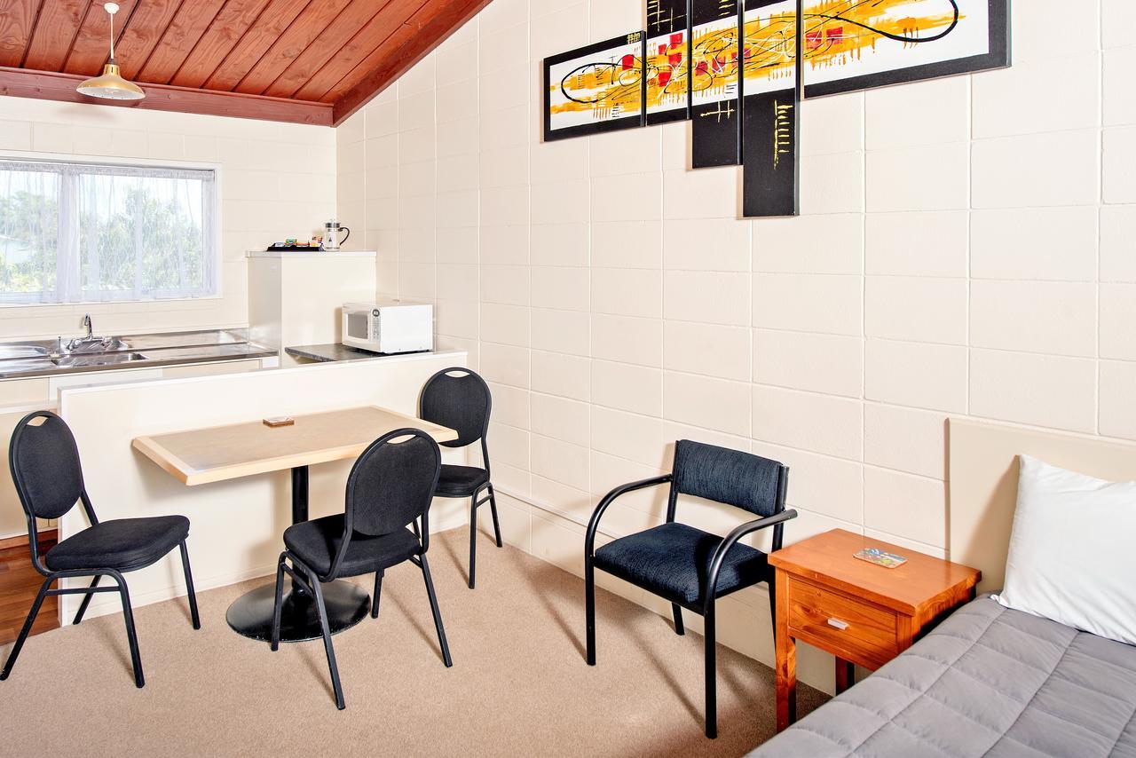 Tourist Court Motel Вакатане Екстер'єр фото