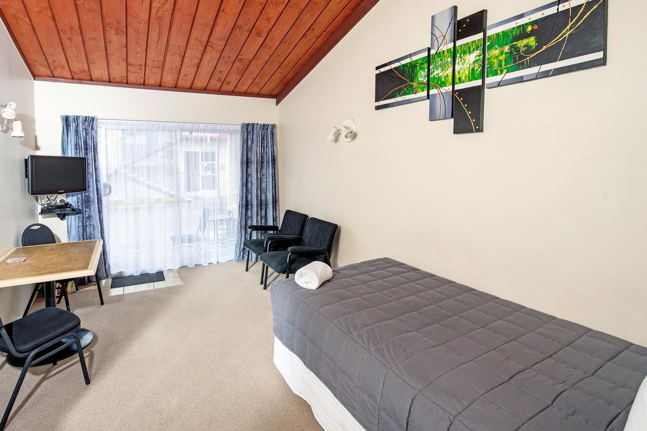Tourist Court Motel Вакатане Екстер'єр фото