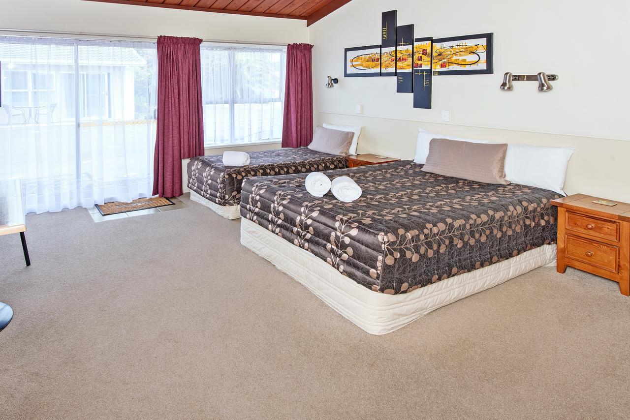 Tourist Court Motel Вакатане Екстер'єр фото