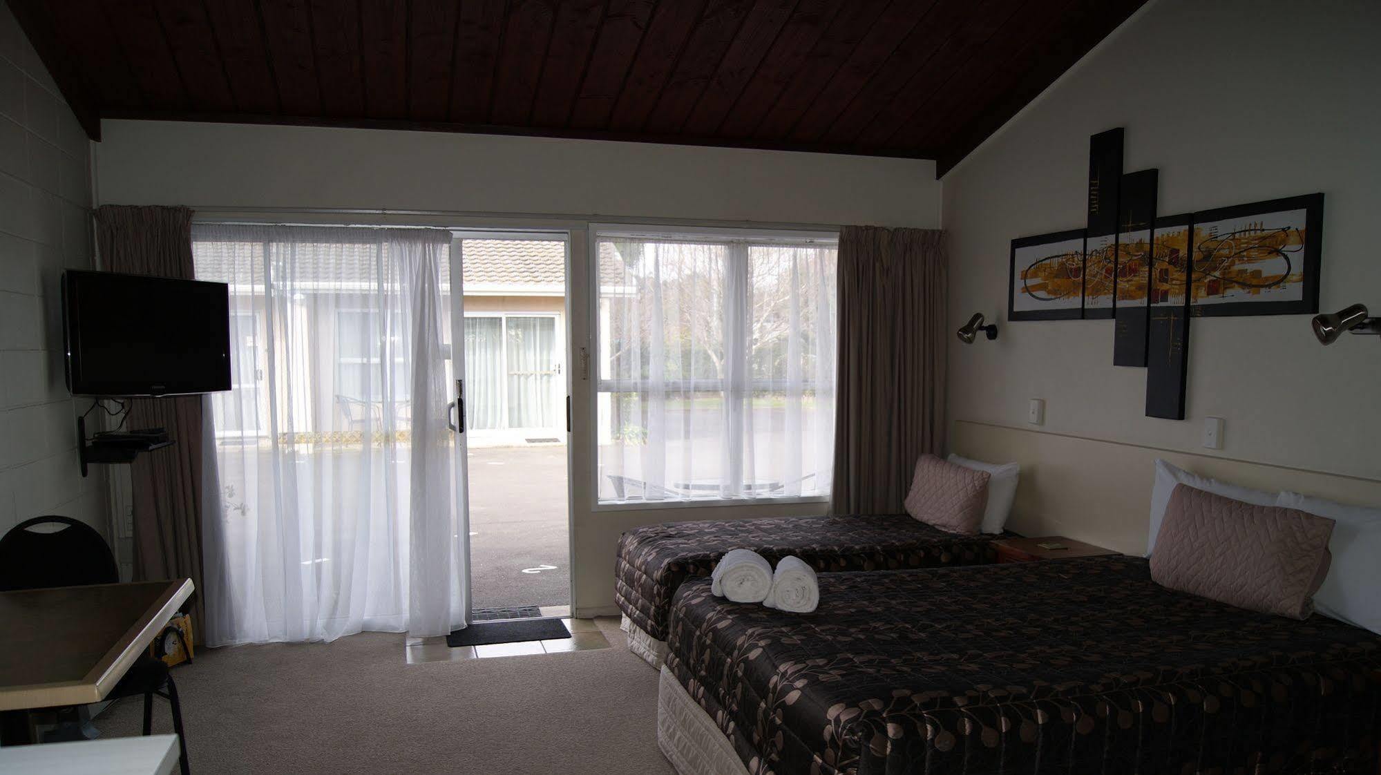 Tourist Court Motel Вакатане Екстер'єр фото