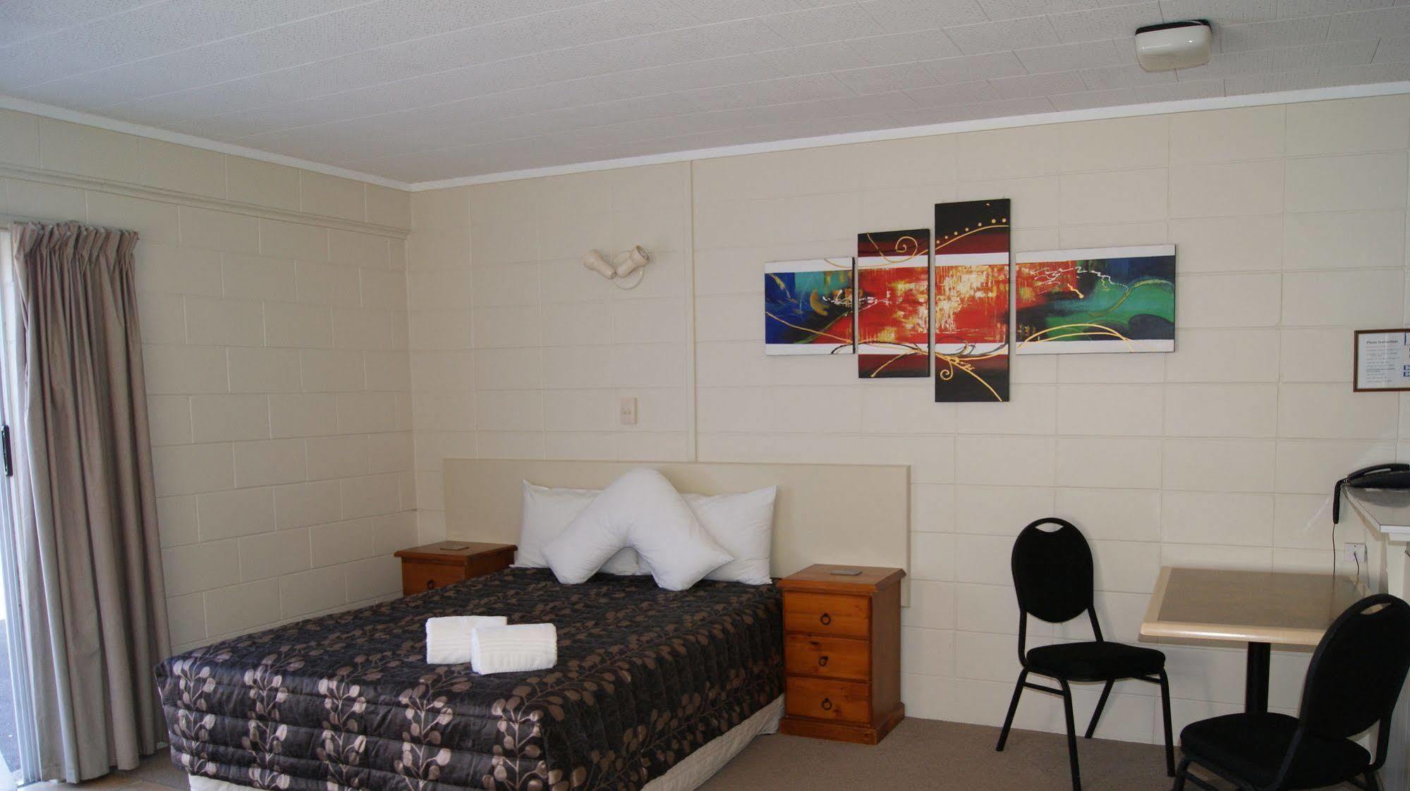 Tourist Court Motel Вакатане Екстер'єр фото