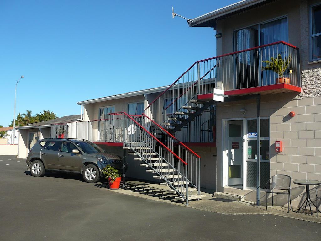Tourist Court Motel Вакатане Екстер'єр фото
